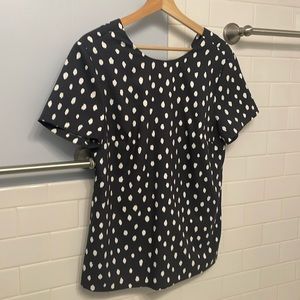 Banana Republic Women’s Medium Grey Blue with White Print Shirt.